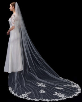 Wedding Veils ~~Hire