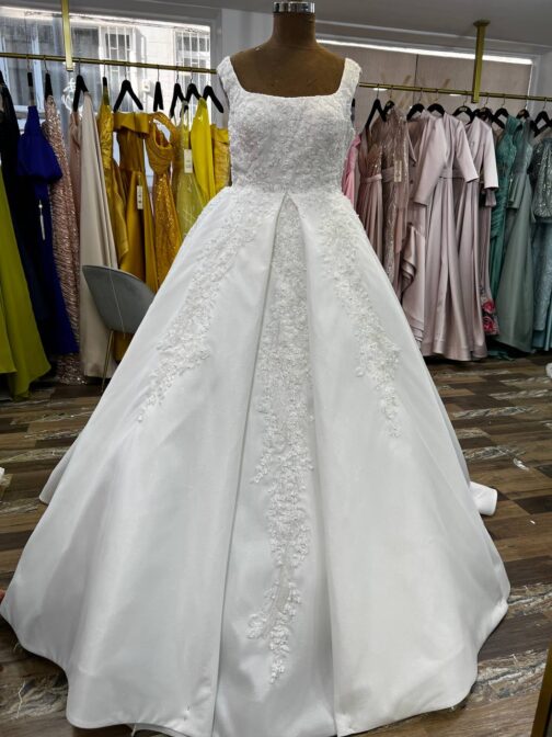 Ballroom Wedding Gowns~~Hire